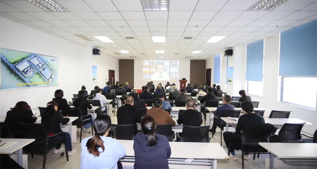 黨建丨花花牛開展學(xué)習(xí)貫徹“為什么說新質(zhì)生產(chǎn)力是未來發(fā)展的著力點”主題教育活動 黨建丨花花牛開展學(xué)習(xí)貫徹“為什么說新質(zhì)生產(chǎn)力是未來發(fā)展的著力點”主題教育活動