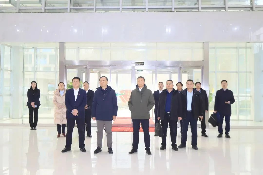 省政府國資委黨委書記、主任李濤一行到花花牛乳業(yè)集團(tuán)調(diào)研