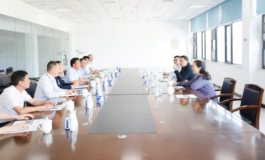 快樂過“雙節(jié)”，安全不放假｜河南農(nóng)投集團黨委書記、董事長李曉寰一行蒞臨花花牛乳業(yè)集團開展“雙節(jié)”安全生產(chǎn)大檢查活動并慰問一線職工、