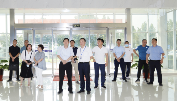 快訊|鄭州市二七區(qū)委副書記、區(qū)長虎榮鑫蒞臨河南花花牛乳業(yè)集團調研