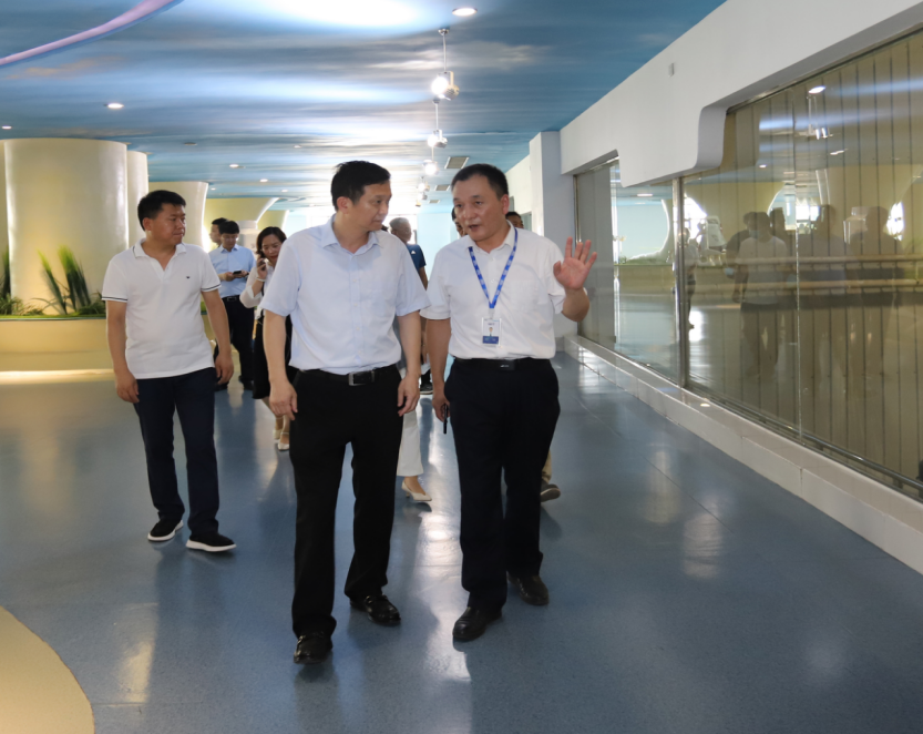 快訊|鄭州市二七區(qū)委副書記、區(qū)長虎榮鑫蒞臨河南花花牛乳業(yè)集團調研