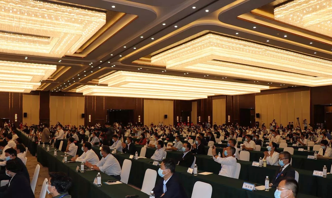 喜報 | 花花牛輕覺酸奶榮獲第二十四屆中國農(nóng)產(chǎn)品加工業(yè)投資貿(mào)易洽談會金質(zhì)產(chǎn)品獎 喜報 | 花花牛輕覺酸奶榮獲第二十四屆中國農(nóng)產(chǎn)品加工業(yè)投資貿(mào)易洽談會金質(zhì)產(chǎn)品獎