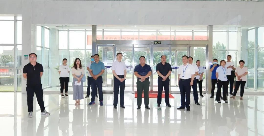 快訊 | 河南省人民政府食品安全委員會(huì)辦公室第三批食品安全示范區(qū)驗(yàn)收組領(lǐng)導(dǎo)蒞臨花花牛乳業(yè)集團(tuán)驗(yàn)收食品安全示范區(qū)建設(shè)情況 快訊 | 河南省人民政府食品安全委員會(huì)辦公室第三批食品安全示范區(qū)驗(yàn)收組領(lǐng)導(dǎo)蒞臨花花牛乳業(yè)集團(tuán)驗(yàn)收食品安全示范區(qū)建設(shè)情況