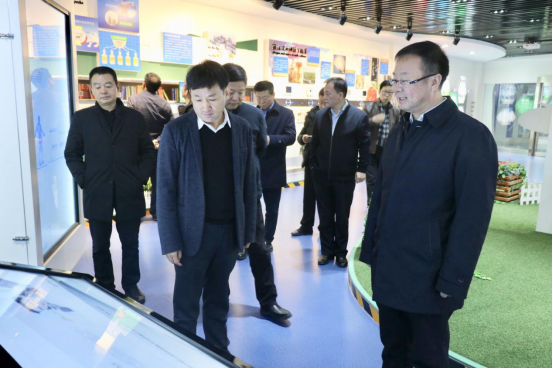 寧夏回族自治區(qū)農(nóng)業(yè)農(nóng)村廳黨組書記、廳長王剛一行蒞臨花花牛乳業(yè)集團(tuán)調(diào)研