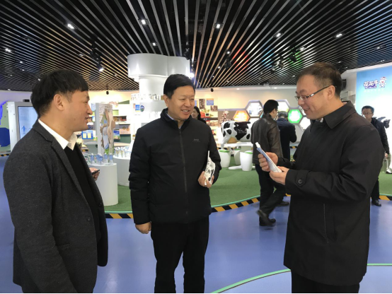 寧夏回族自治區(qū)農(nóng)業(yè)農(nóng)村廳黨組書記、廳長王剛一行蒞臨花花牛乳業(yè)集團(tuán)調(diào)研