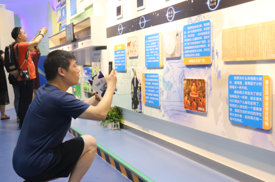 走進(jìn)花花牛見(jiàn)證最真實(shí)的透明品質(zhì) 走進(jìn)花花牛見(jiàn)證最真實(shí)的透明品質(zhì)