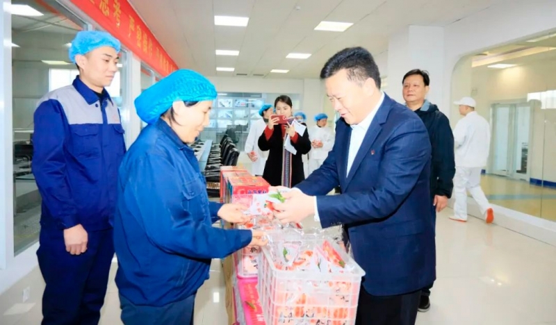 新春慰問(wèn)送關(guān)懷——集團(tuán)黨委書記、董事長(zhǎng)慰問(wèn)春節(jié)期間堅(jiān)守崗位的一線職工